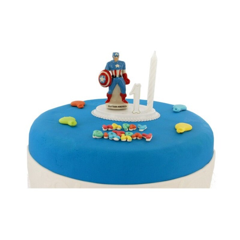 Gâteau anniversaire Avengers : bougie + chiffres + figurine