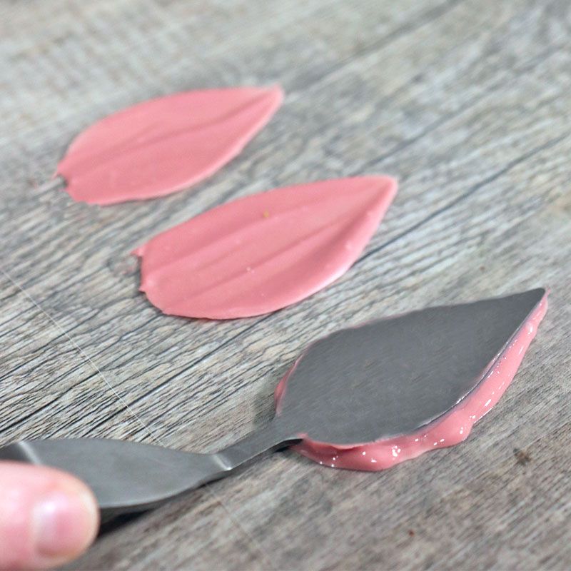 Spatule à former les feuilles en chocolat 30 mm