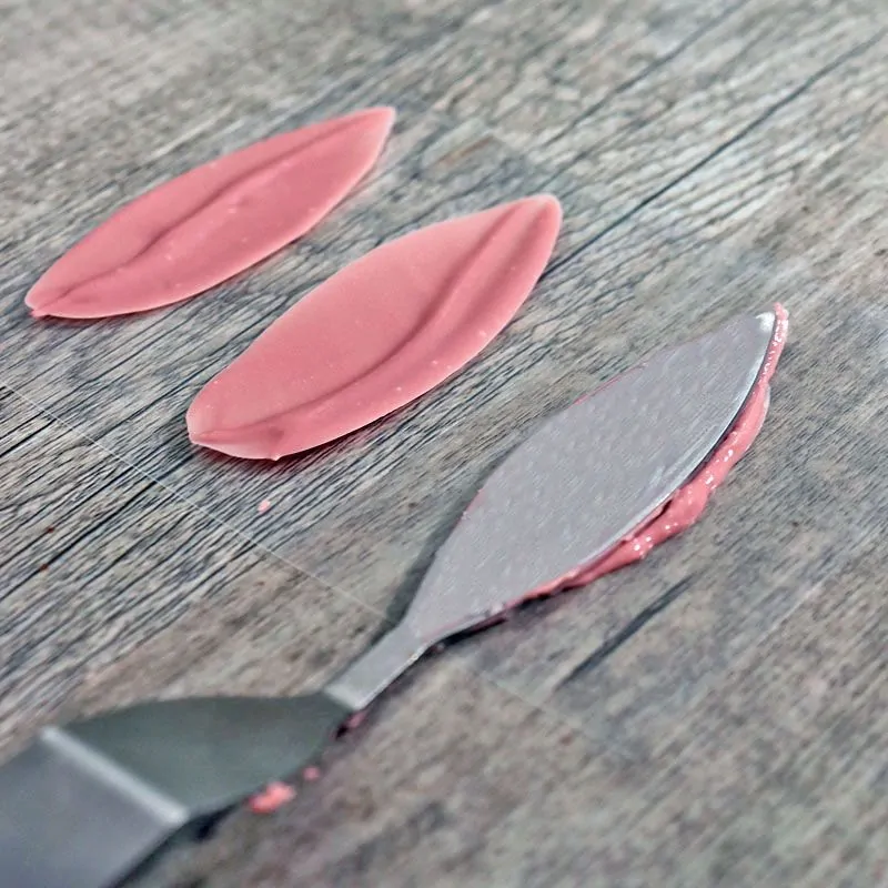Spatule à former les feuilles en chocolat 23 mm
