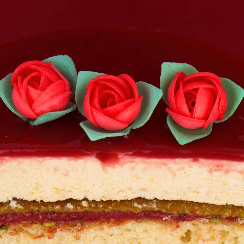 Boutons de rose rouge Patisdécor dessus