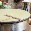 Râteau à crêpes rond en bois ambiance