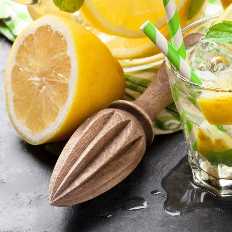 Presse-citron manuel en bois ambiance