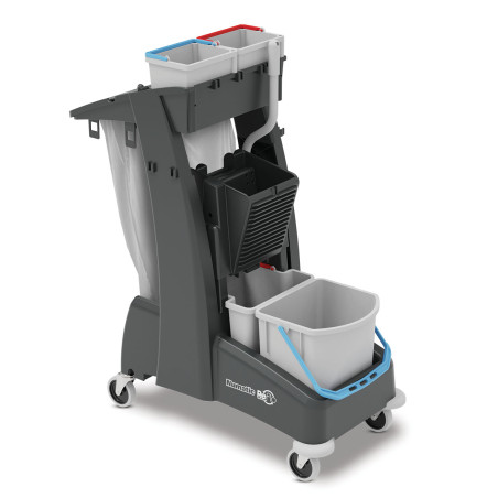 chariot de ménage avec...