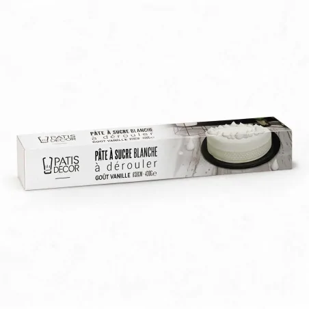 Pâte à sucre blanche étalée...