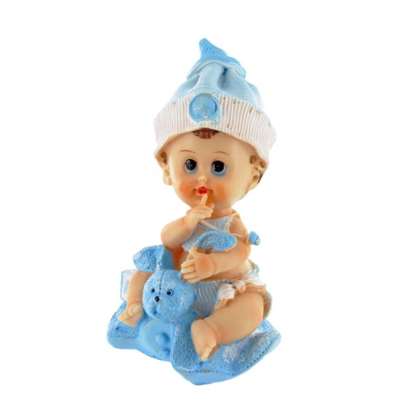 Figurine de baptême garçon bébé et son doudou