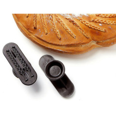 Découpoir et marqueur à pain